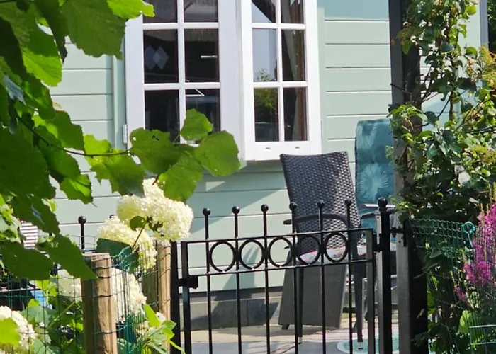 Romantisch Nabij Het Met Uitzicht Op De Tulpenvelden Julianadorp